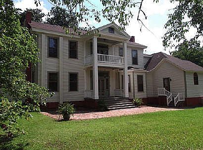 2nd image of 304 W Green St