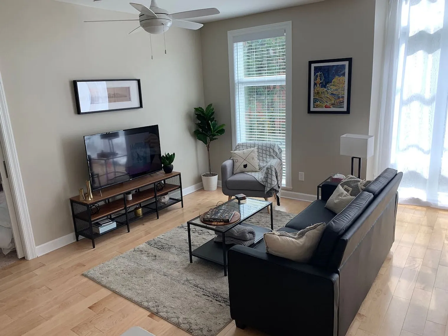 1 bed, 1.0 bath, $4,278 — Photo 2