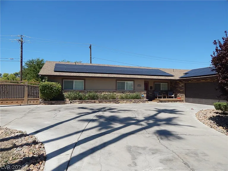 2712 W Oakey Blvd — Photo 23