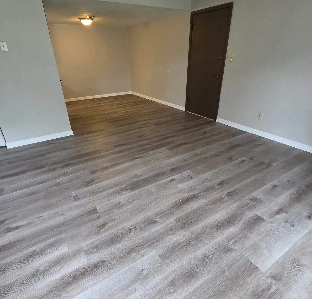 2 bed, 880 sqft, $875 — Photo 3