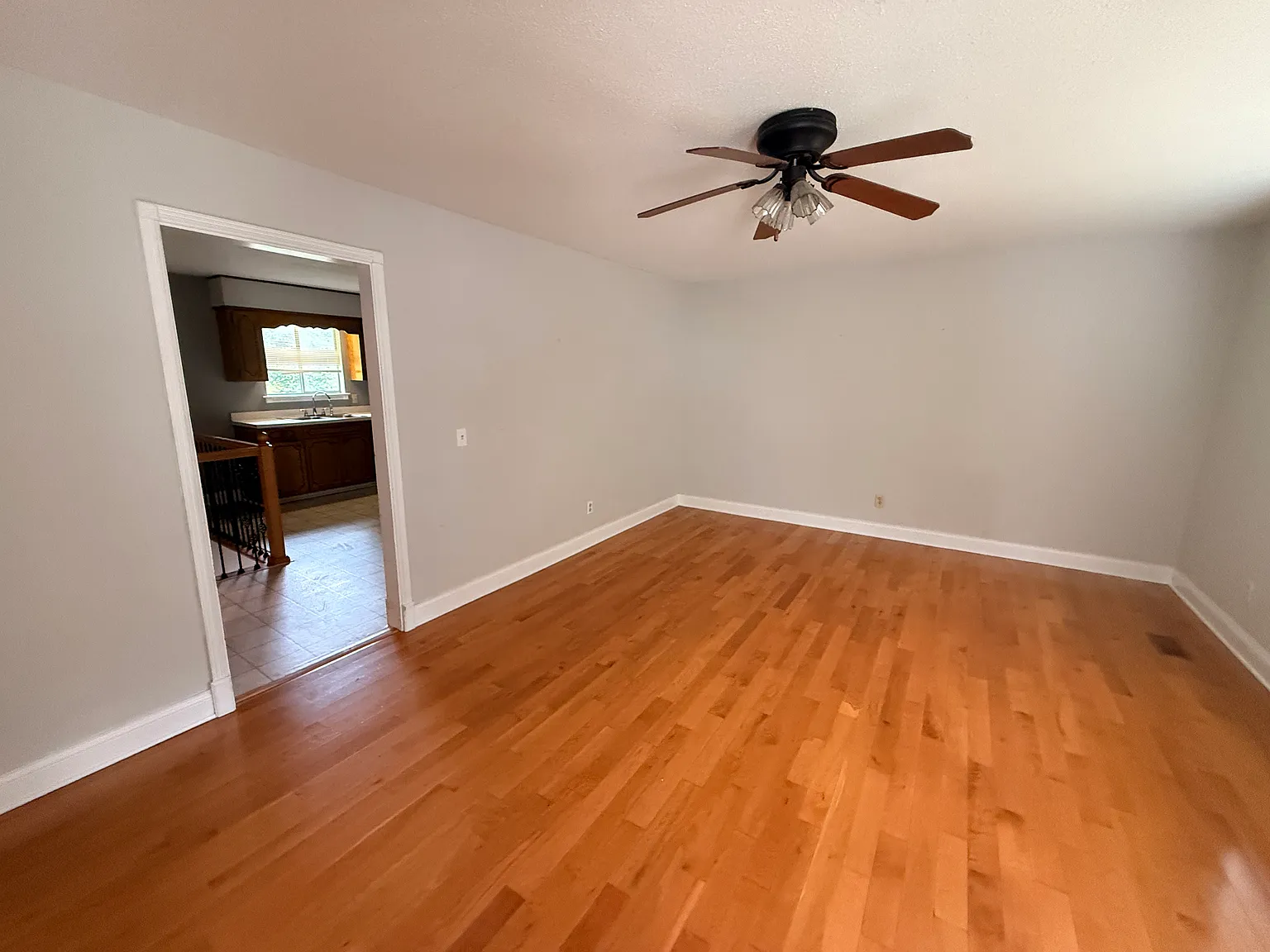 3 bed, $2,100 — Photo 4
