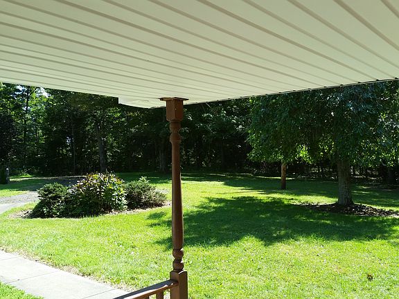 5th image of 395 Showers Rd