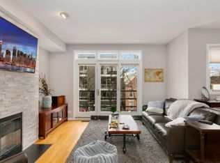 2333 N Leavitt St APT 2S, Chicago, IL 60647