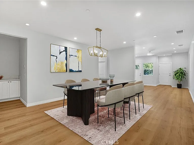 451 Hervey Ave — Photo 4