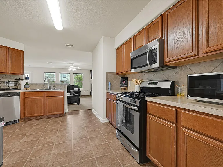 15826 Sheldon Ridge Way — Photo 8