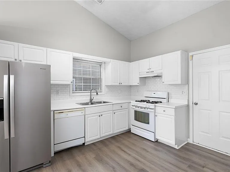 2110 Racquet Club Cir — Photo 12
