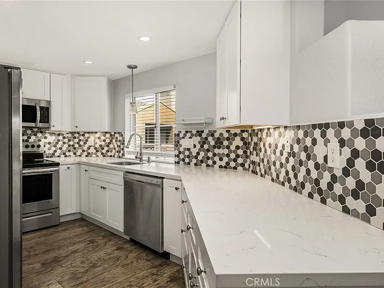 310 Lake St #301 — Photo 4