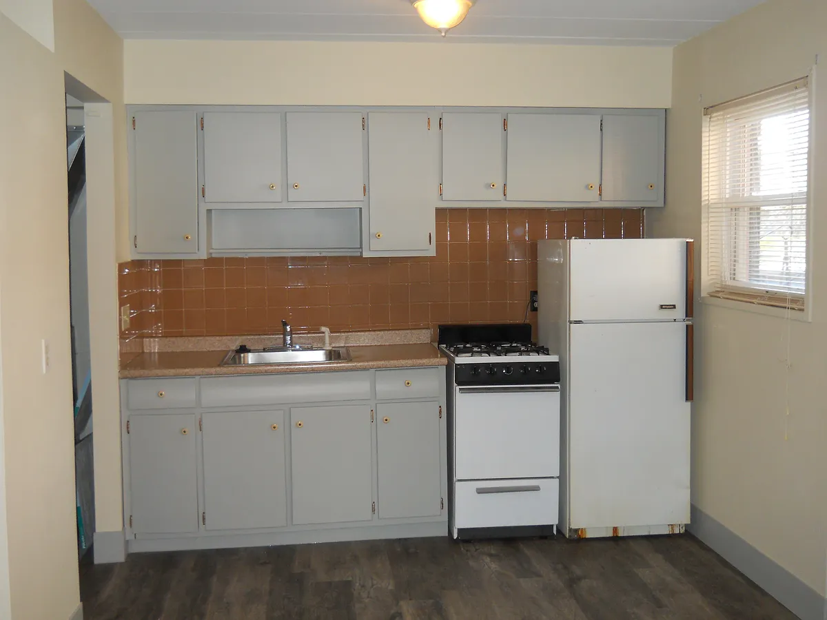Building Photo - 796 W Market St #D