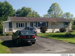 107 Meadow Lane Dr, Camillus, NY 13031