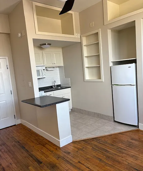 131 E 3rd St #604 — Photo 8