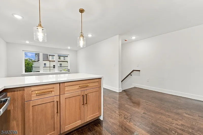 3 bed, 2.0 bath, $3,500 — Photo 2