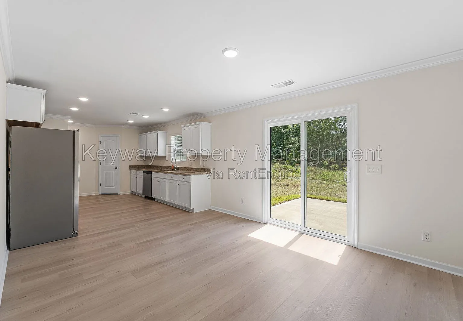 4 bed, 2.5 bath, 1665 sqft, $2,185 — Photo 4