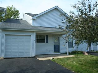 3344 Southport Dr, Island Lake, IL 60042