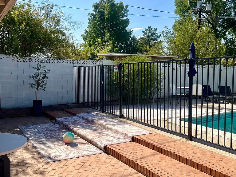 1222 E McLellan Blvd — Photo 15