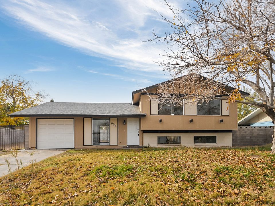 1st image of 904 Zola Cir