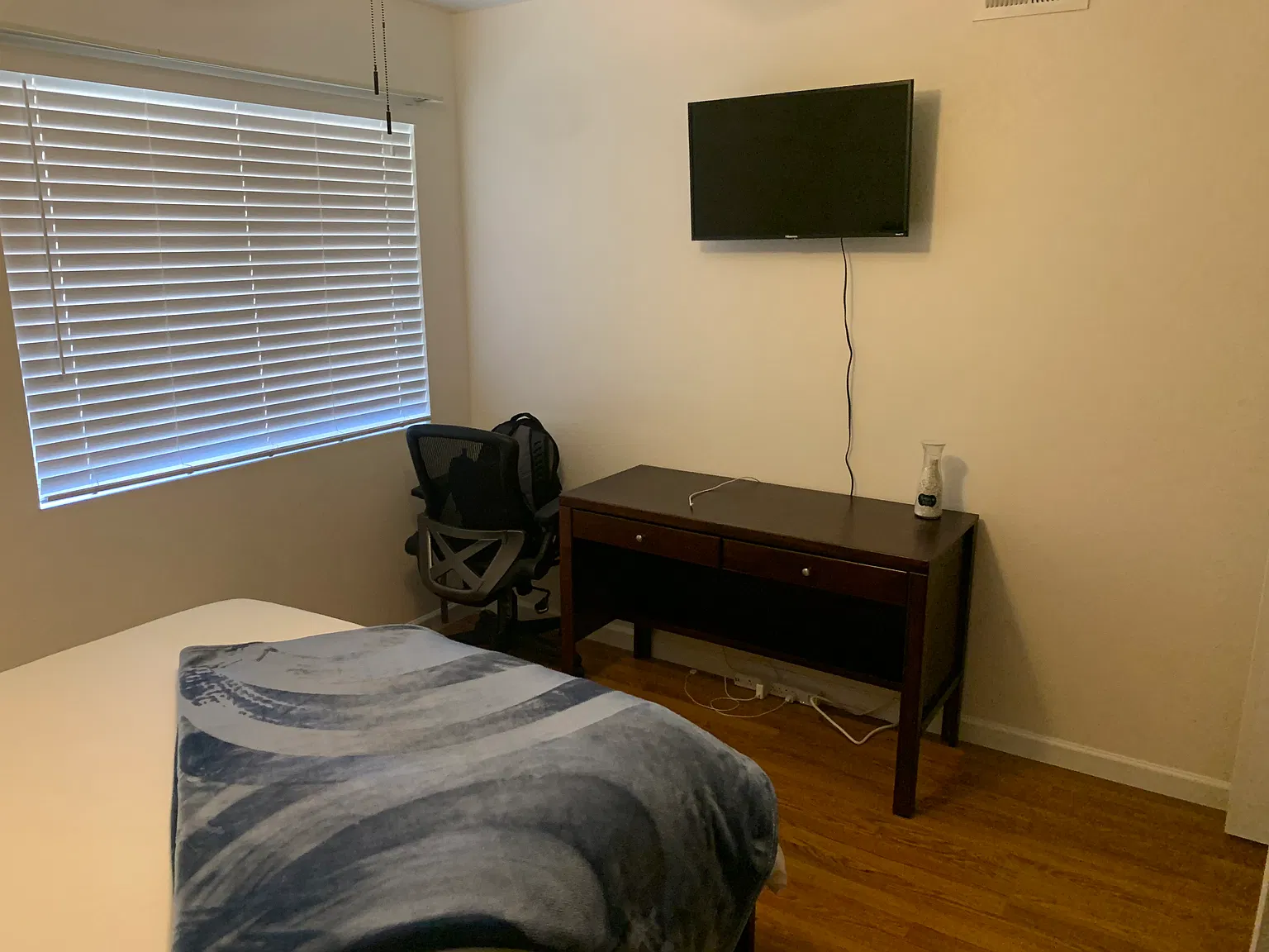 2 bed, 1056 sqft, $2,000 — Photo 3