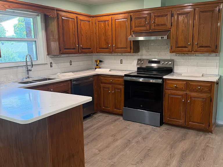 1204 W New Hope Rd — Photo 6