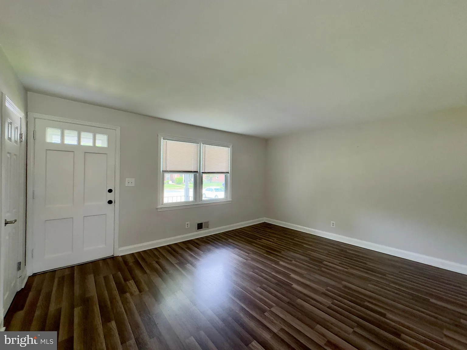 3 bed, 1.5 bath, 1520 sqft, $2,495 — Photo 3