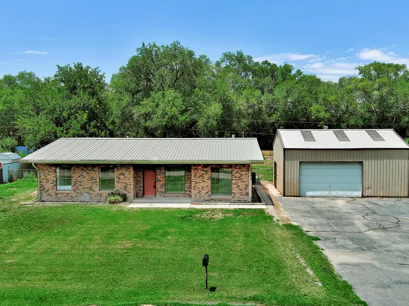 1850 Wasmer Cir, Bosque Farms, NM 87068