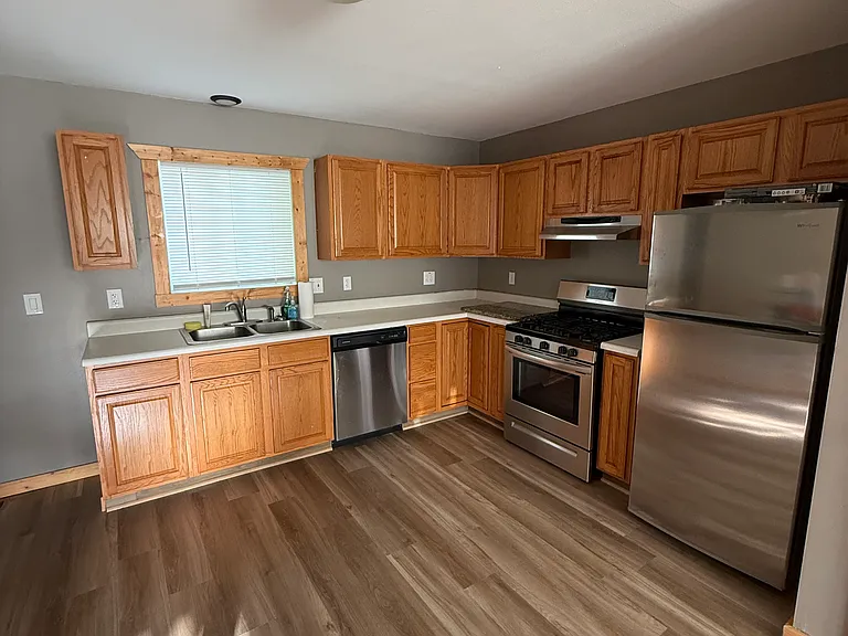 380 E Topaz Ave — Photo 2