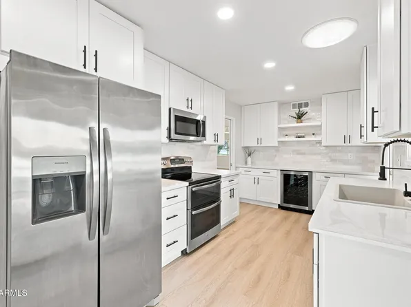 10734 W HATCHER Road, Sun City, AZ 85351