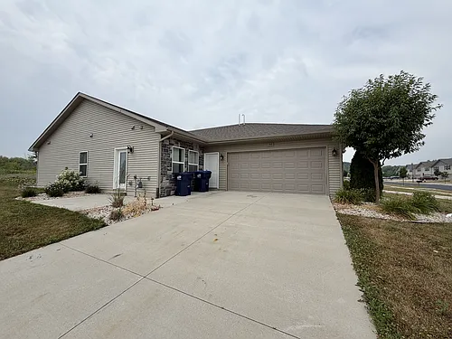 624 McKay Way Photo 1