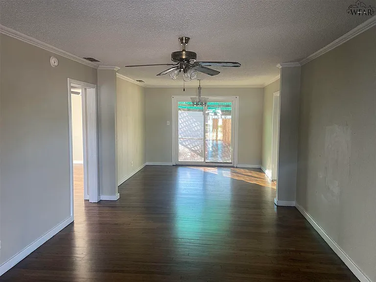 3310 Sherwood Ln — Photo 3