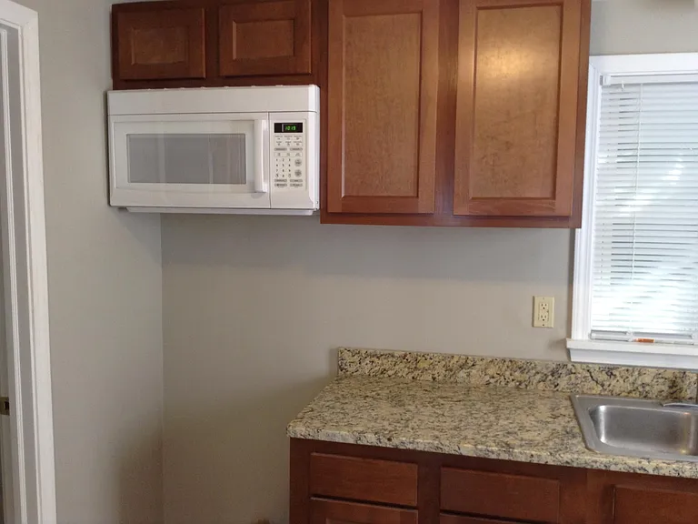 31 Paige Pl — Photo 4