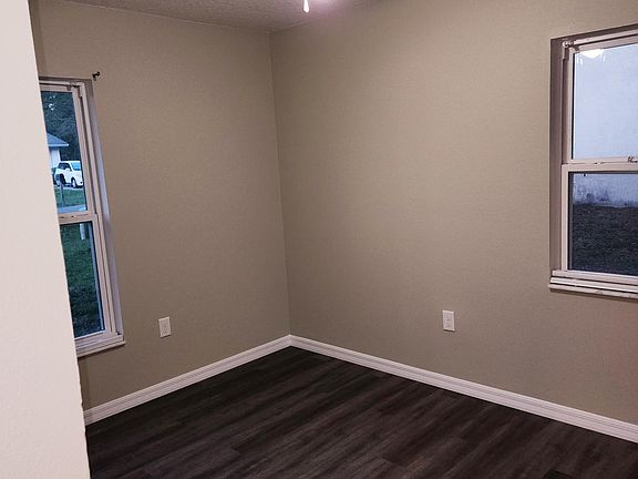 5th image of 918 Jacaranda Dr