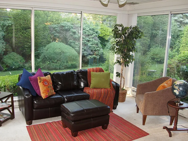 460 Highcrest Dr — Photo 32