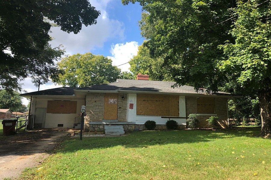 1st image of 117 W Riverview Dr