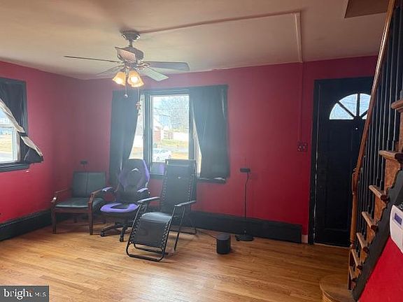 3rd image of 221 Orchard Ave