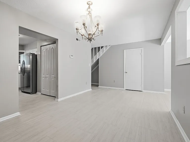 125 Tower Dr #1 — Photo 6