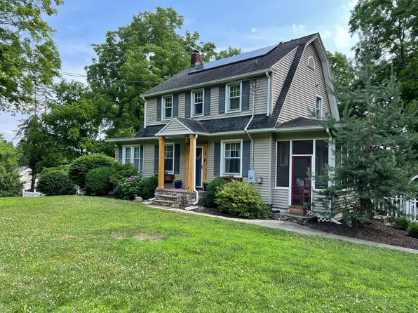 8 Joes Hill Road, Danbury, CT 06811