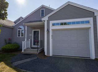 902 Village Ln #902, Bellingham, MA 02019