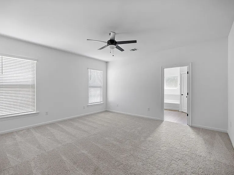 193 Southgate Dr — Photo 5