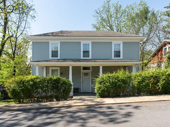 1102 Walnut St APT 3, Staunton, VA 24401