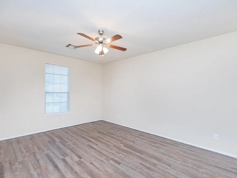 1110 Larkfield Dr — Photo 11