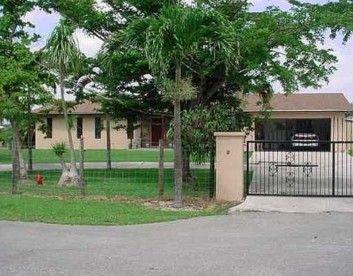 Gated electric front entrance