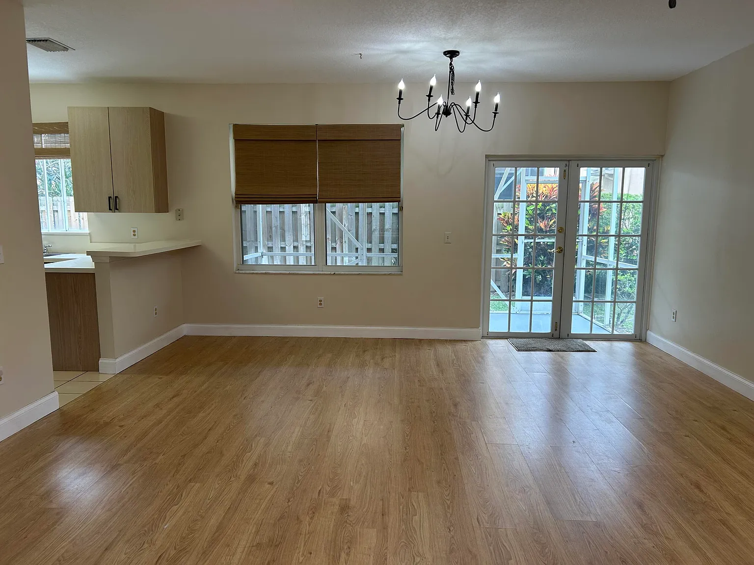 3 bed, 2.5 bath, 1405 sqft, $2,800 — Photo 2