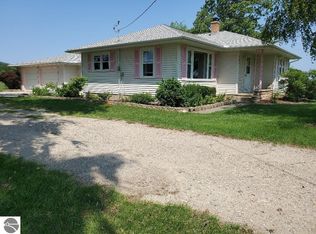 765 N Vandecar Rd, Mount Pleasant, MI 48858