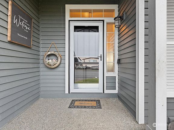 3rd image of 6606 56th Drive NE