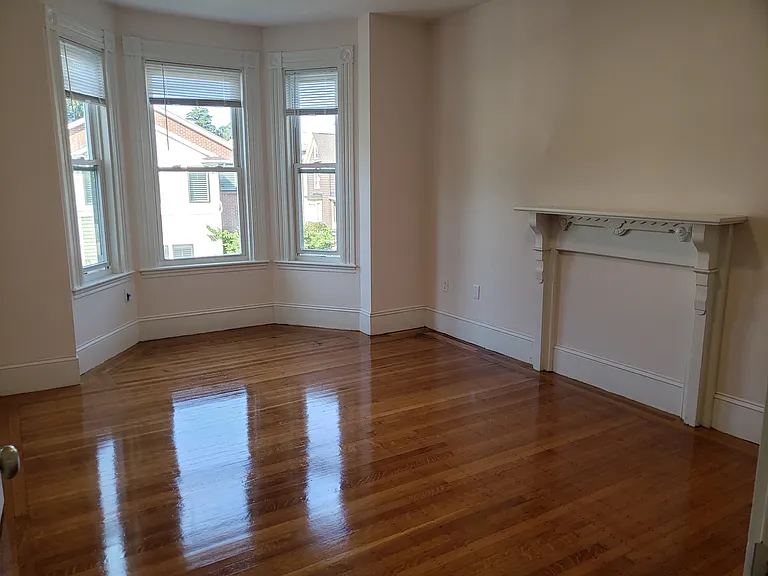 16 Marcella St — Photo 3