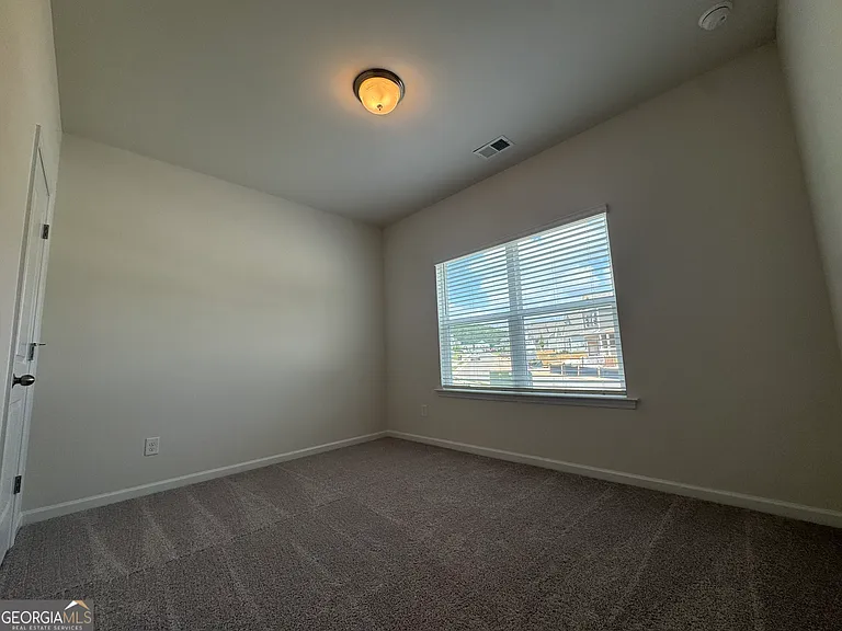 129 Sycamore Ln — Photo 6