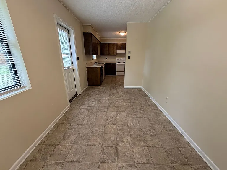 3902 Danube Cir — Photo 6