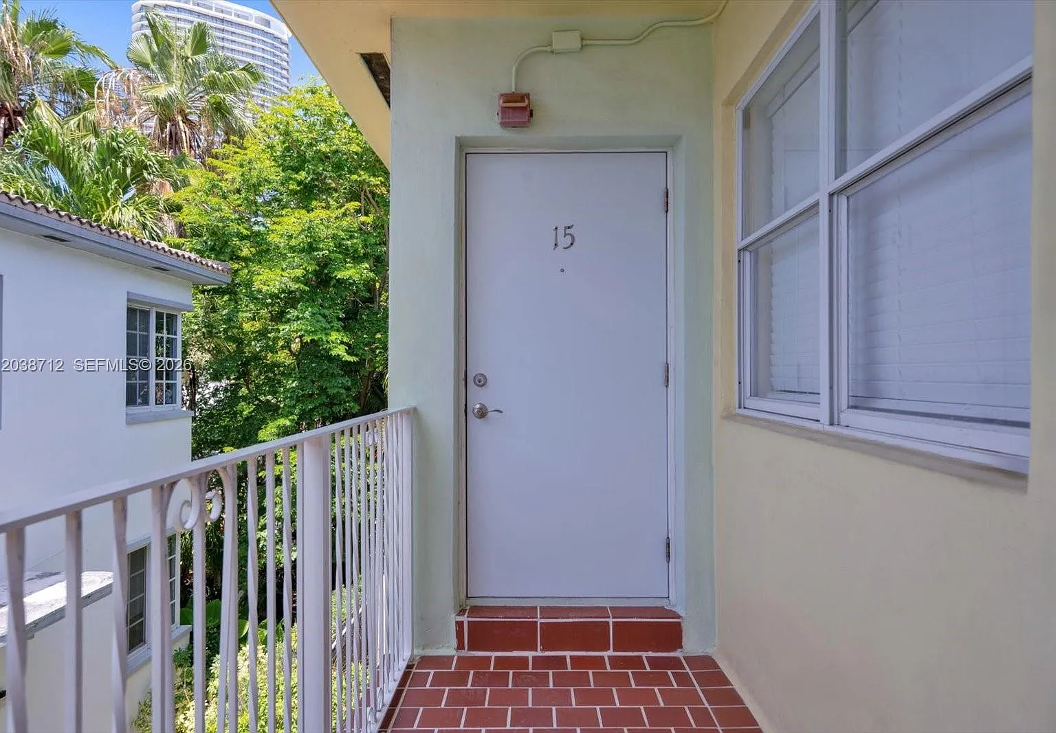 The Pineapple Condo — Photo 4