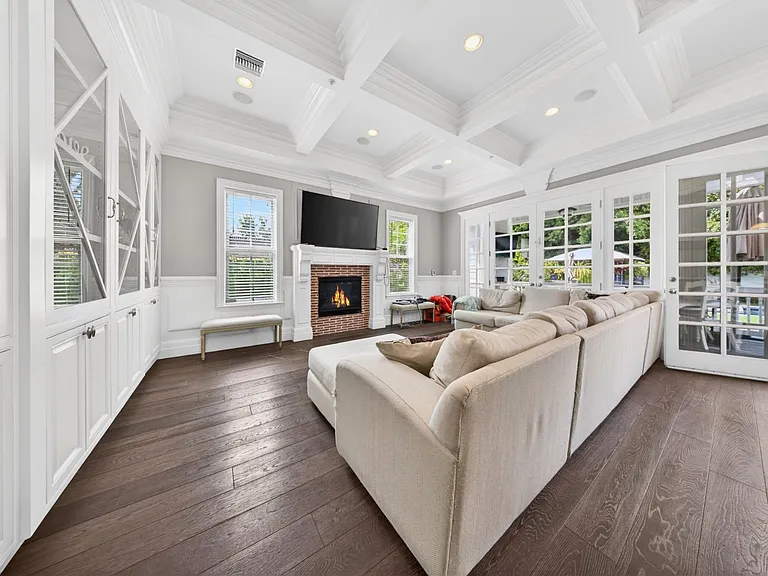 4533 Farmdale Ave — Photo 30
