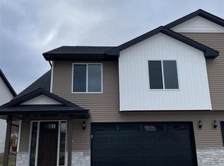 3340 Loethen Ln, Coralville, IA
