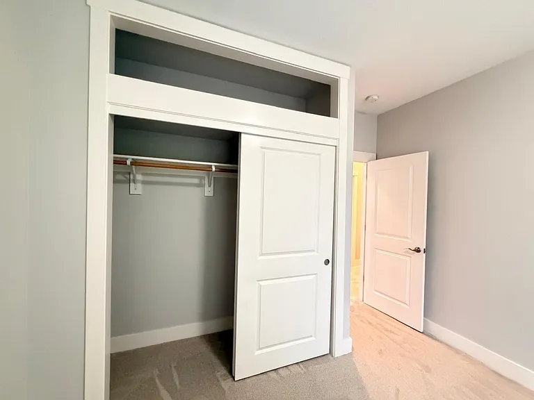 28172 SW Iceland Ave — Photo 10