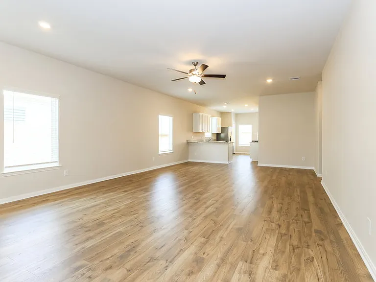 15651 Plum Brook Dr — Photo 3